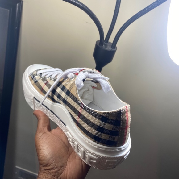 Shoes - Picture 2 of 3